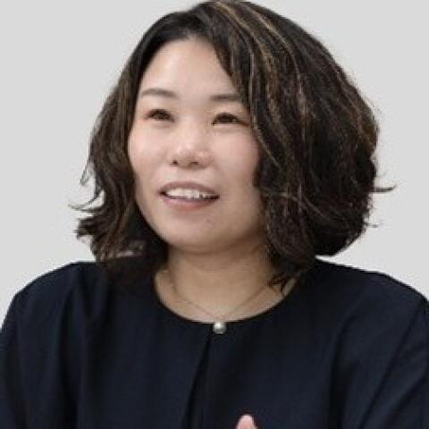 坂本 由佳 氏