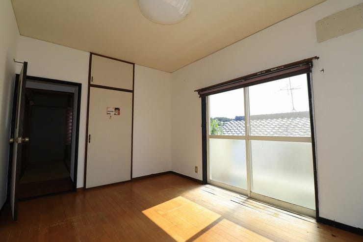 【2F洋室7帖】
押し入れ付きの洋室