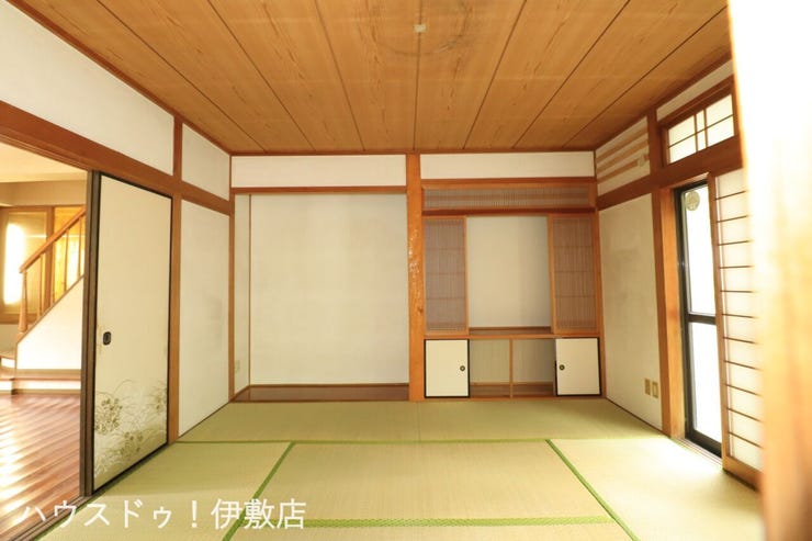 犬迫町 中古戸建 【和室8帖】
リビング隣接の和室で、子供の遊び場やお昼寝スペースなど色々な使い方ができます