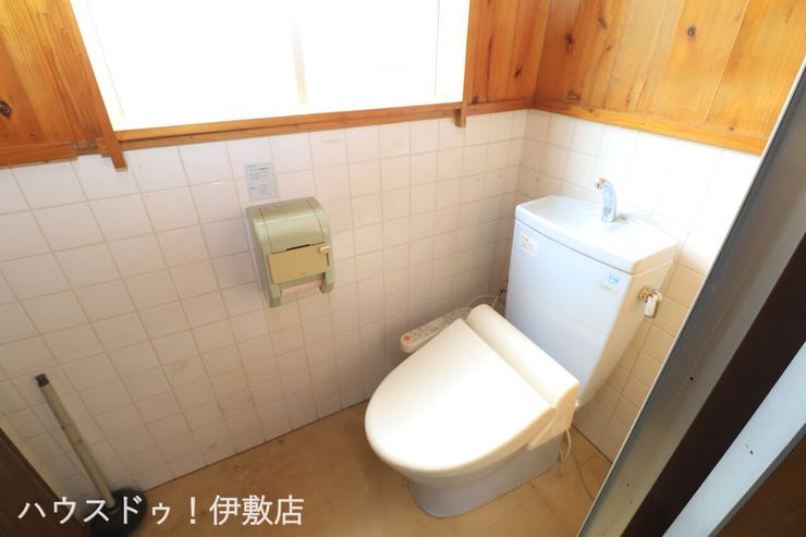 犬迫町 中古戸建 【展示場側トイレ】