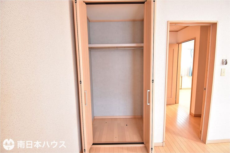 【4.5帖と4.5帖の洋室の収納】