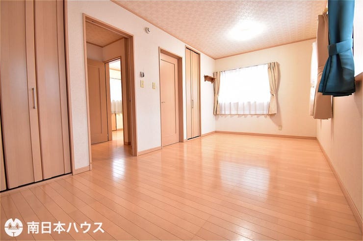 【洋室】4.5帖と4.5帖の洋室です!現況は壁が無く広く使用できます♪