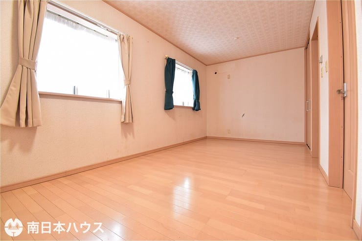 【4.5帖と4.5帖の洋室】