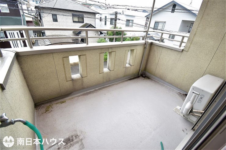 【バルコニー】南向きの日当たり良好なバルコニーです!