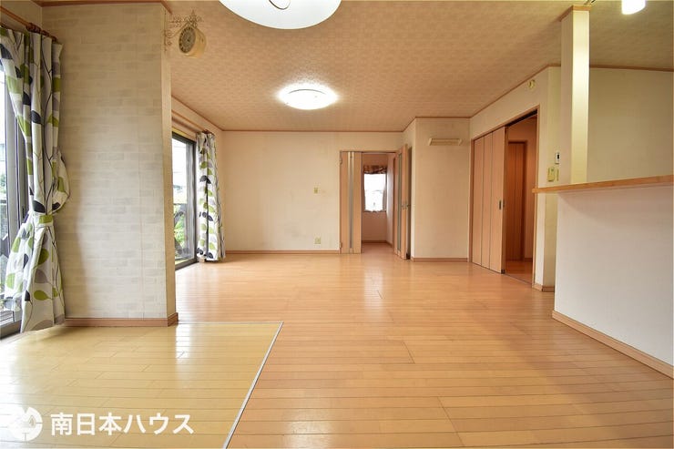 【リビング】約21帖の広々リビングです!使い勝手の良いリビング形状です♪