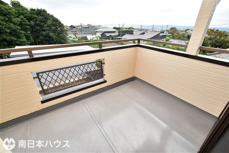 【バルコニー】