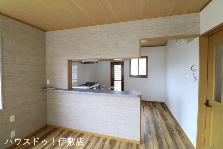 【キッチン】
カウンターキッチンで家族の笑顔を見ながら調理できます