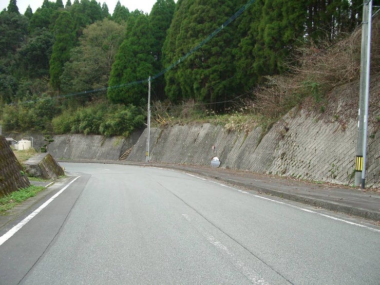 【前面道路含む現地写真】