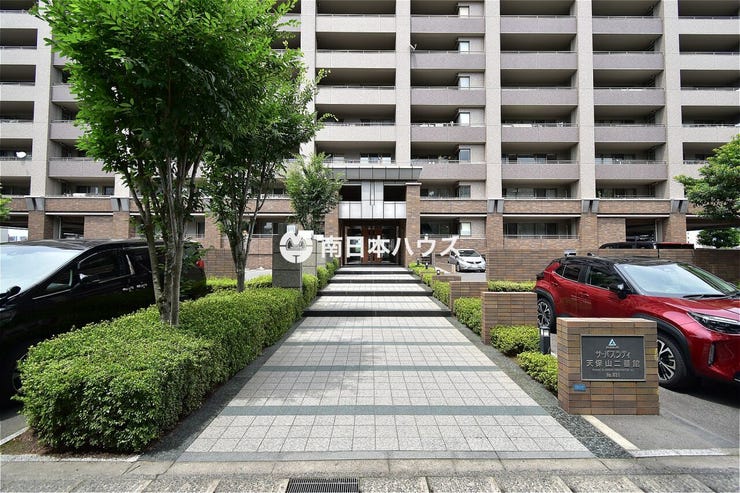 天保山町 サーパスシティ天保山二番館 【サーパスシティ天保山二番館】
鹿児島市天保山町にある全86戸のマンションです。
ペット飼育可能です！