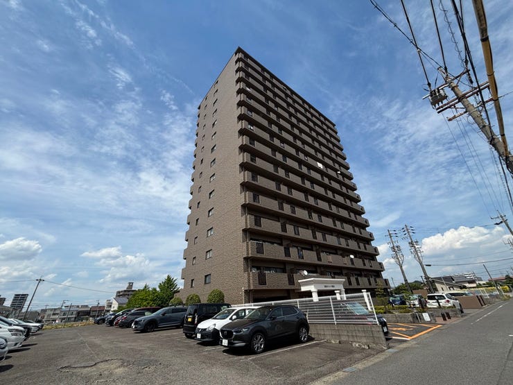 【外観】
◆JR東海道本線「稲沢」駅 徒歩約10分
◆内覧はお気軽にお問い合わせください♪