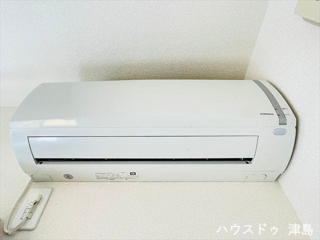 エアコン4台設置。暑い夏、寒い冬を過ごすのに欠かせないアイテムです。部屋全体を効率よく温度調節し、小さなお子さんがいらっしゃても安心して使えます。