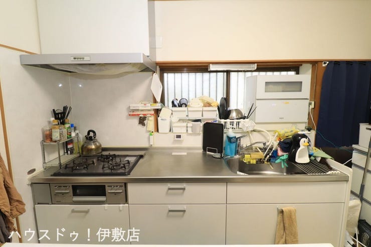 【キッチン】
ステンレス製のキッチンで傷に強く、耐久性があります!