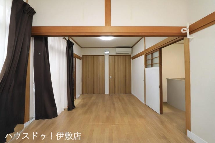 【洋室6帖×洋室4.5帖】
売主様居住中の為、内覧の際には事前のご予約が必要となります。詳しくはお問い合わせください。
※AIによる家具消し済