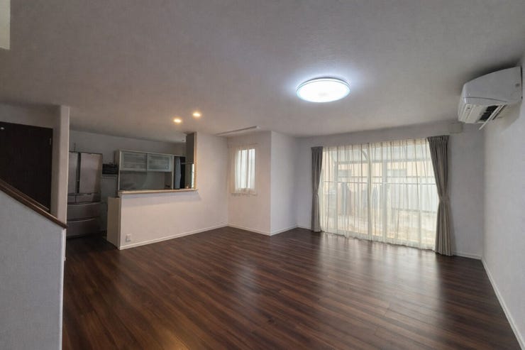 ※空室をイメージしCG加工したものです。
画像は実際の室内写真と間取り図から再現した「室内イメージ」で実際とは多少異なります。