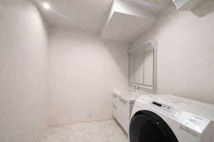 ※空室をイメージしCG加工したものです。
画像は実際の室内写真と間取り図から再現した「室内イメージ」で実際とは多少異なります。