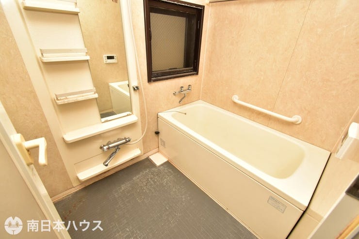 【浴室】窓付きの浴室です!