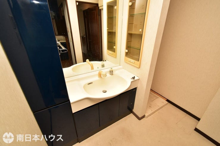 【洗面台】キャビネット付きの洗面台で収納豊富です♪