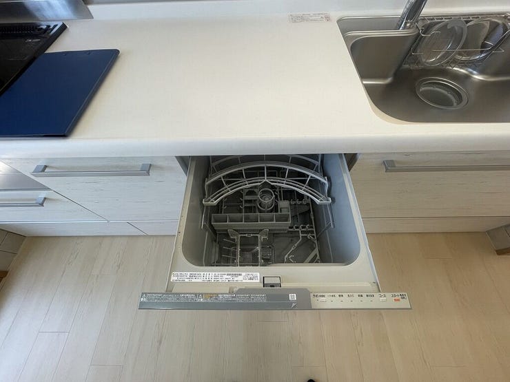 【dishwasher】
毎日の食器洗いも効率的に♪