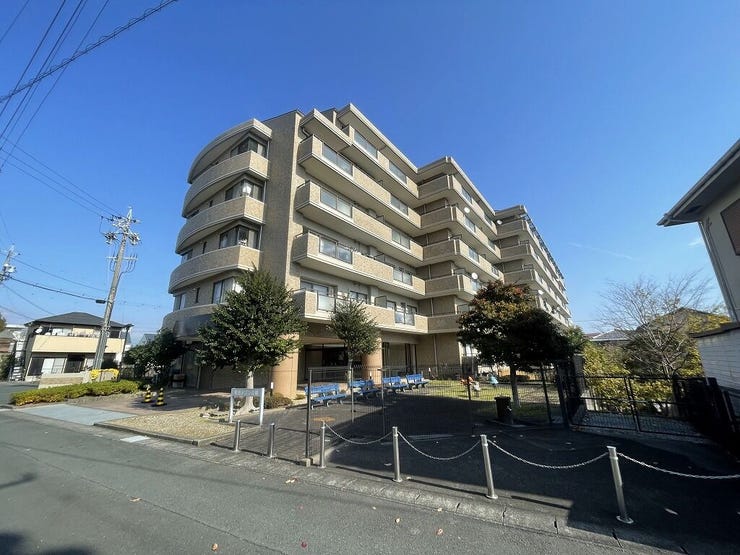 【appearance】
高台エリアに位置するマンション!
スーパーや病院、銀行など利便性も◎