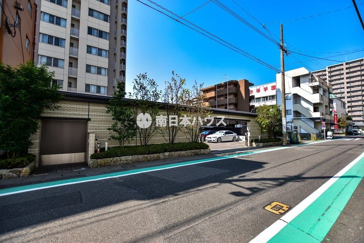 【プレミスト上荒田レジデンスの前面道路】