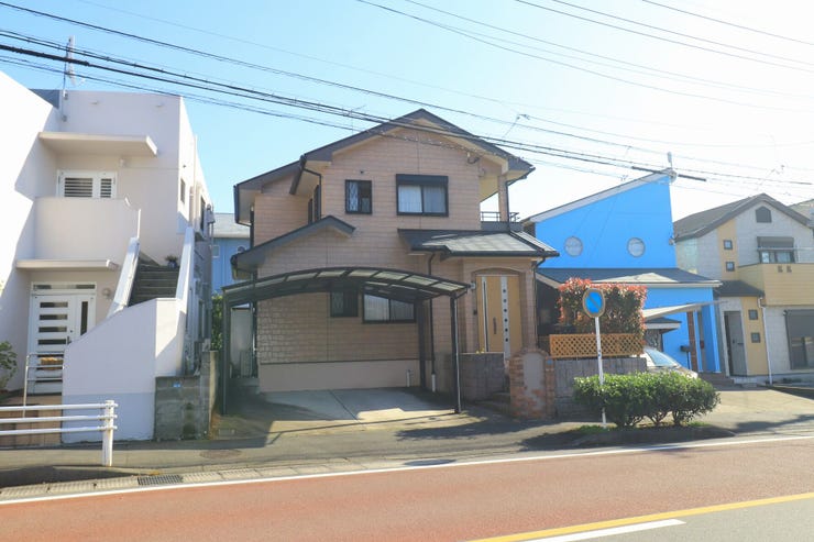 【外観】
【外観写真】
・2022年1月外壁塗装
・坂元台小学校まで徒歩4分
・4LDK