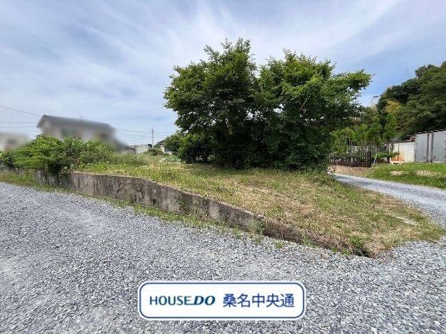 【外観】
100坪を超える広い敷地です。資材置き場としての利用はいかがでしょうか。