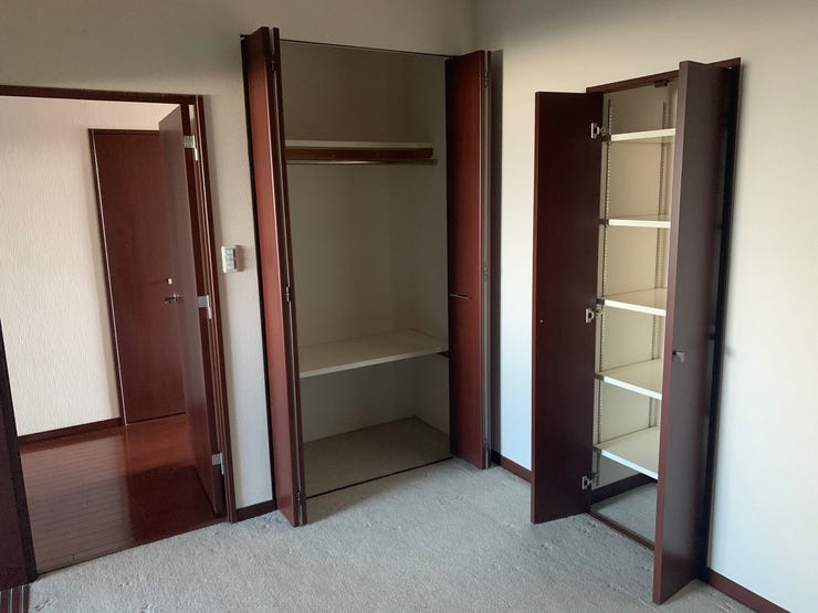 各お部屋ごとに収納スペースを設けているのでどの空間にいても片付いた室内を保てそうですね!2タイプの収納スペースは衣替えもしやすそうです。