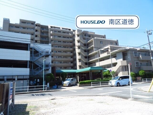 【外観】
11階建て
スーパーまで徒歩約4分と、お買い物に歩いて行けます♪
JR東海道本線「笠寺」駅まで徒歩約17分に立地です。