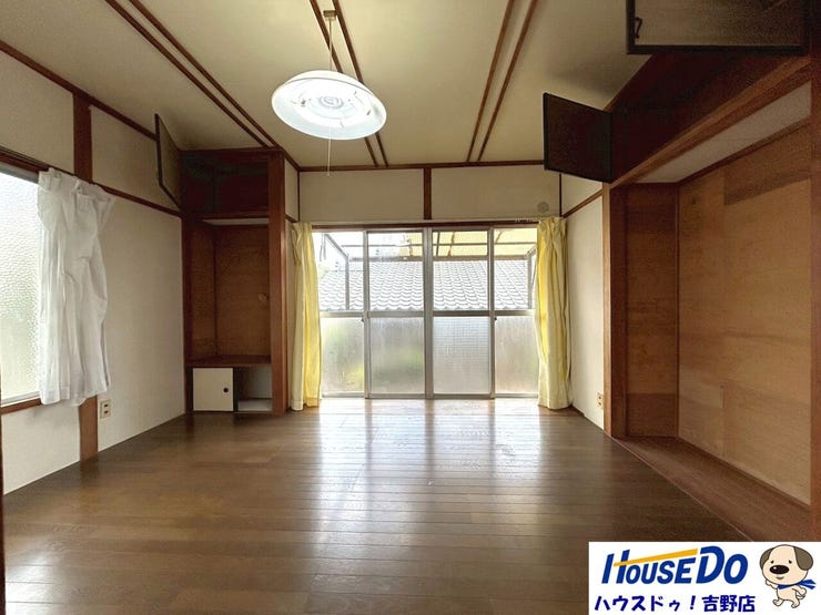 ■リフォームのご相談も承ります。
「壁紙をかえたい!」「お風呂やトイレは新品に交換したい!」など、お客様のご希望、予算をヒアリングさせて頂きながらご提案致します。
お気軽にご相談ください。