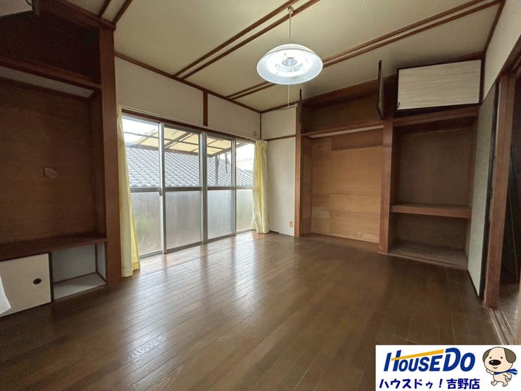 ■リフォームのご相談も承ります。
「壁紙をかえたい!」「お風呂やトイレは新品に交換したい!」など、お客様のご希望、予算をヒアリングさせて頂きながらご提案致します。
お気軽にご相談ください。