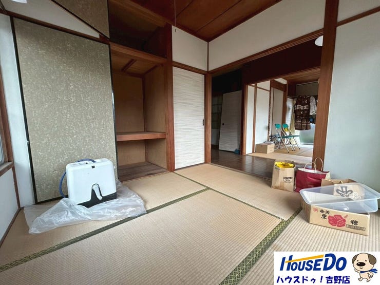 ■リフォームのご相談も承ります。
「壁紙をかえたい!」「お風呂やトイレは新品に交換したい!」など、お客様のご希望、予算をヒアリングさせて頂きながらご提案致します。
お気軽にご相談ください。