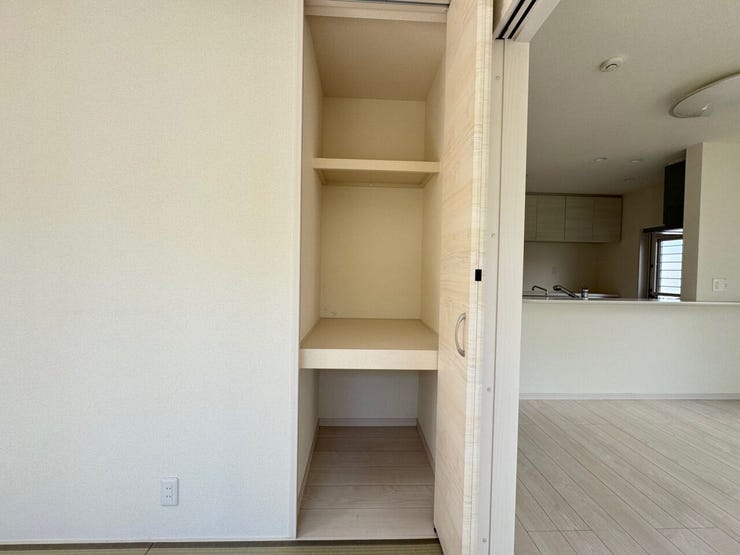 ちょっとした収納は、掃除道具の片付けにも最適です!