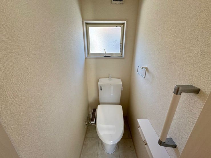 1階2階にそれぞれトイレ付きです!
