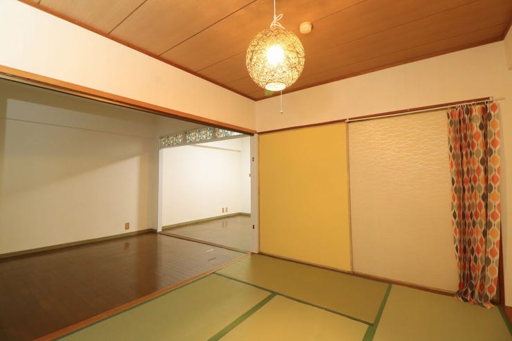 【和室6帖】
空き物件につきご内覧可能です。