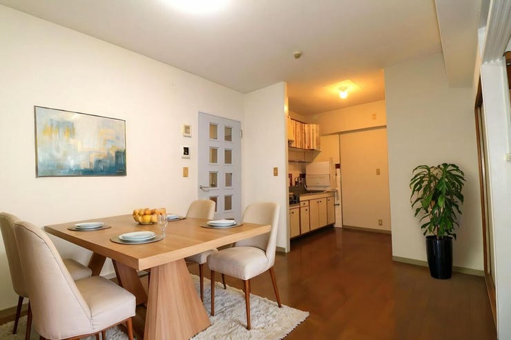 【ダイニングキッチン】
白を基調とした室内で清潔感と開放感があります!
※イメージにつき、家具、家電は価格に含まれません