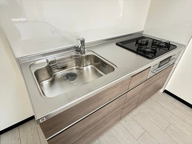 ◆ステンレスシンク◆錆びにくくて耐久性や耐熱性にも優れたステンレスシンクを採用。