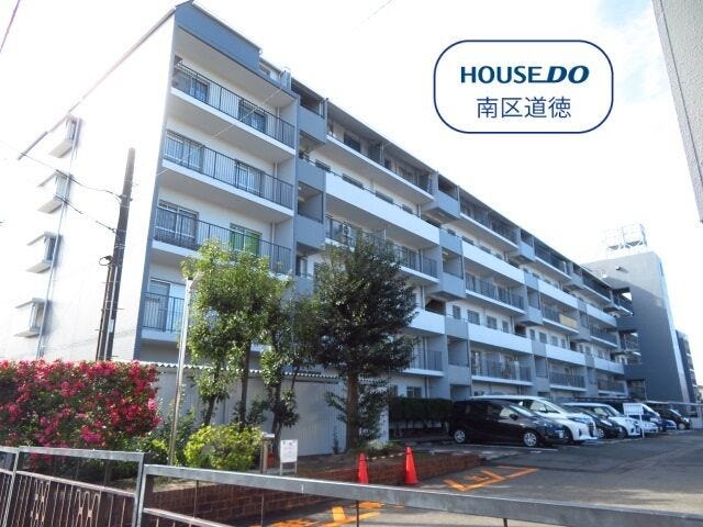 小・中学校まで徒歩10分圏内で、お子様の通学にも通いやすい距離に立地です。