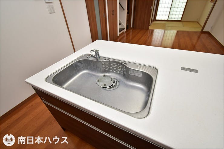 吉野町 中古戸建 吉野町／４区画 【シンク】シンクの部分はステンレス製になっていて、熱や汚れに強く、お手入れも簡単です♪