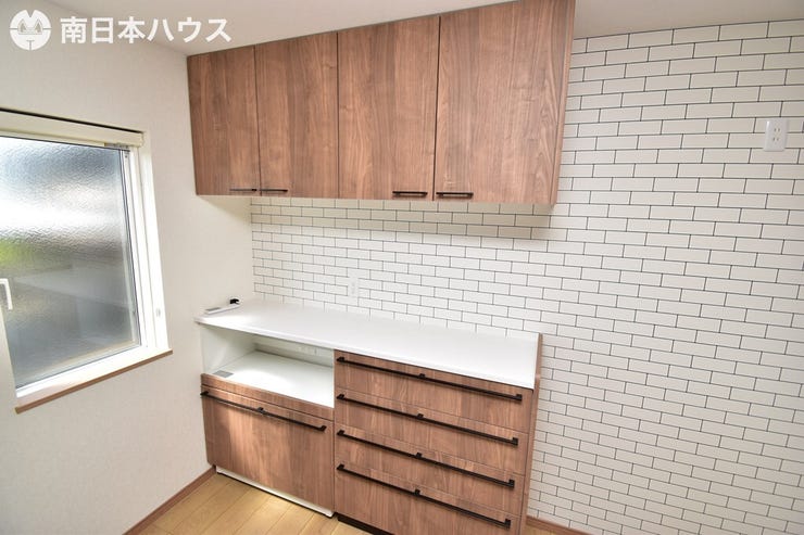 【カップボード】食器収納や家電設置などが出来ます♪