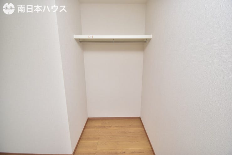【洋室収納スペース】