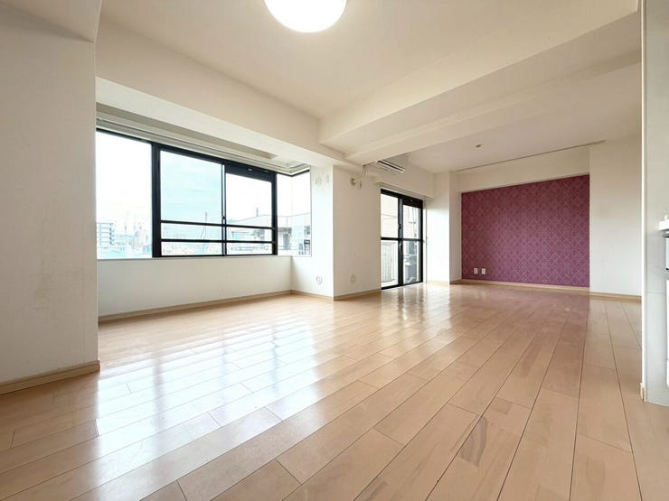 16帖の広々としたリビングです