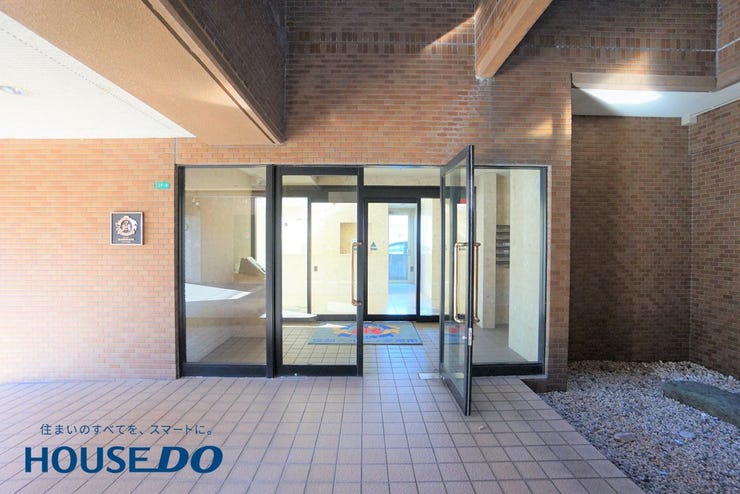 マンション入り口、マンション内のお手入れ・管理もしっかり行き渡っております!