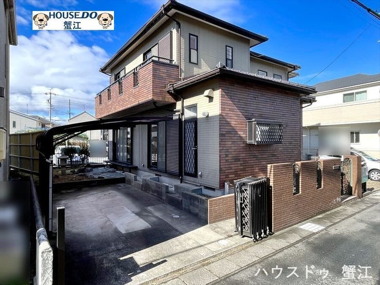 【外観】
最寄り駅からも比較的近く、通勤・通学に便利な立地
閑静な住宅街の一角にある静かな環境