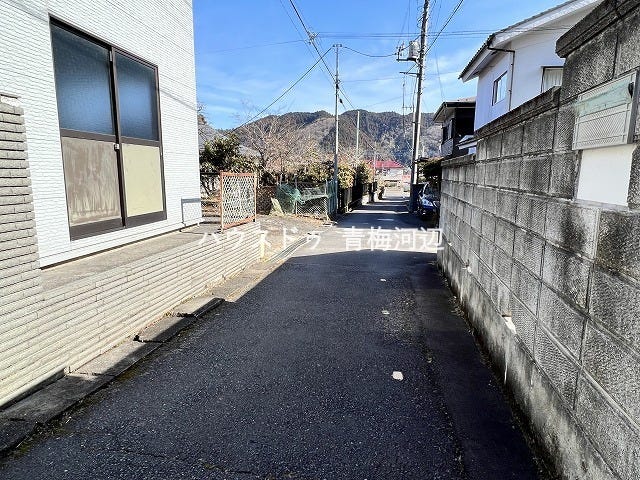 東側道路