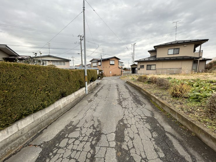 現地(2025年12月)撮影
◎建築条件付き◎
詳細は、ハウスドゥ 八戸市庁前までお気軽にお問い合わせください♪