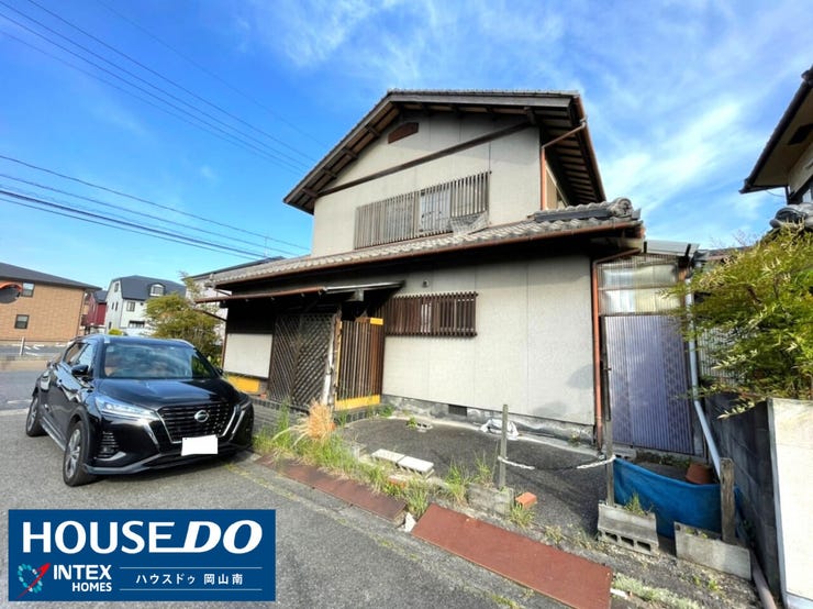 【駐車2台可能!カーライフもスムーズに】
駐車スペースは、車種により2台駐車可能!毎日の通勤や送迎、週末のお買い物もスムーズ!前面道路が広いため、運転が苦手な方も安心して車の出し入れができます!