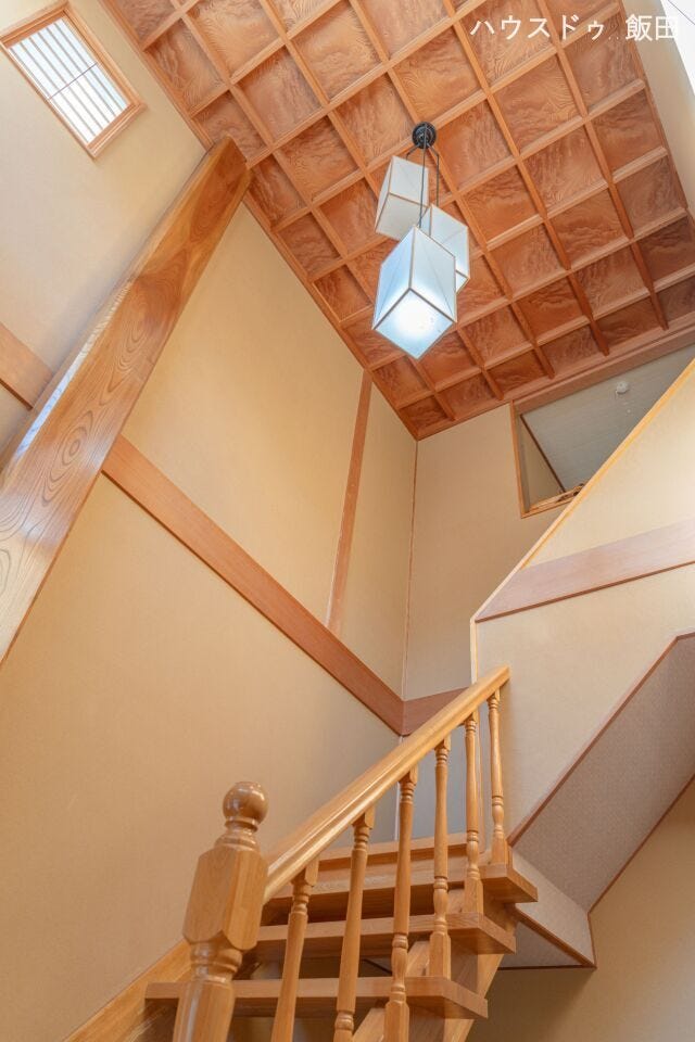 玄関ホール 吹抜け