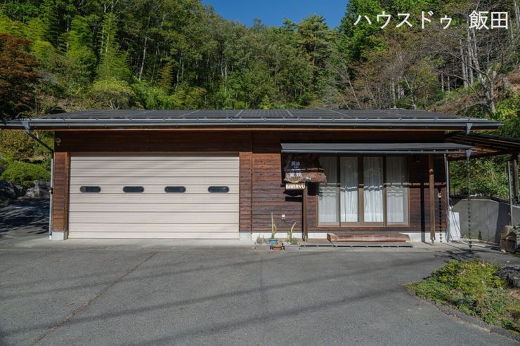 離れ(事務所スペース、車庫)