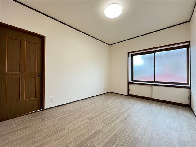 2階6帖洋室(2025年12月5日 撮影)