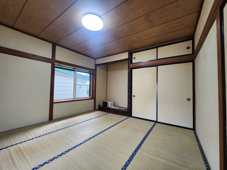 室内(2025年10月)撮影
◎本日案内可能◎
ダイニングとつながっている8帖の和室はお子様のお昼寝や家事に便利です!